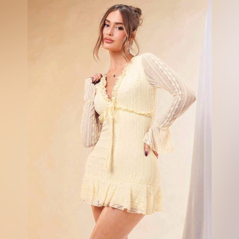 Yellow Bodycon Dress Ruffle, Lace, Frilled Edge And V-Neck Sweetheart Size L